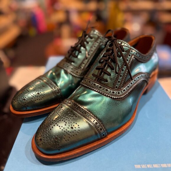 JOHN FLUEVOG - GATEWAY "BRANDENBURG" - GREEN METALLIC - M8.5/W10.5 (FITS M8/W10) - Picture 2 of 4